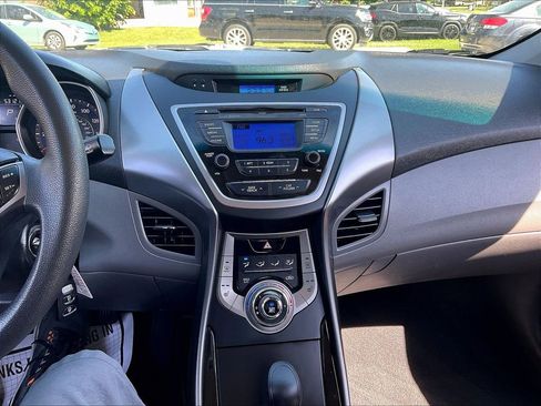 Used 2013 Hyundai Elantra Sedan FWD image 13