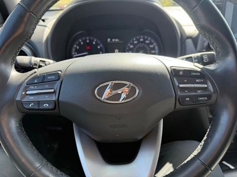 Used 2020 Hyundai Kona SEL Plus AWD/4WD image 18