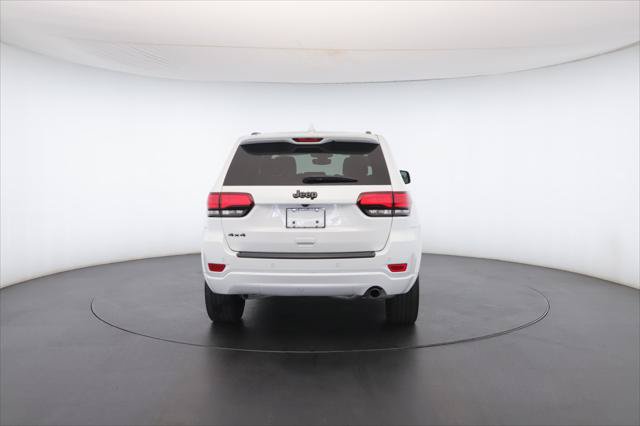 Certified 2022 Jeep Grand Cherokee Laredo X AWD/4WD image 28
