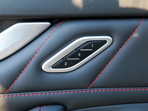 Used 2020 Maserati Levante GranSport image 17