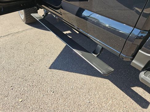 Used 2025 Ford F250 Lariat image 11