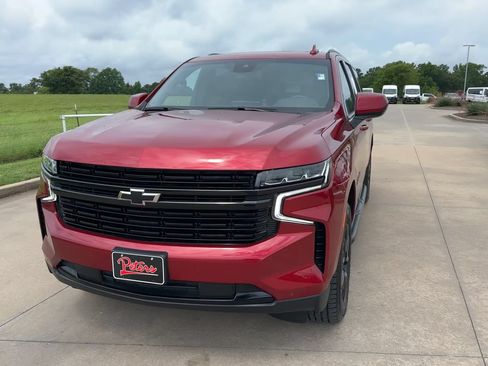 Used 2024 Chevrolet Suburban RST w/ Max Trailering Package AWD/4WD image 4