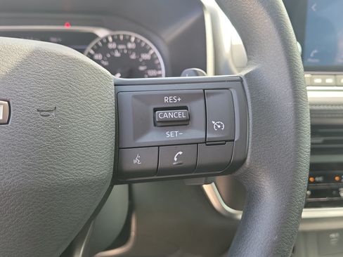 Certified 2025 Nissan Rogue S FWD image 24