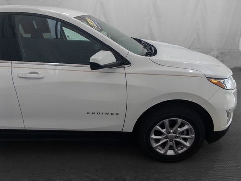 Used 2020 Chevrolet Equinox LT w/ Driver Convenience Package image 9