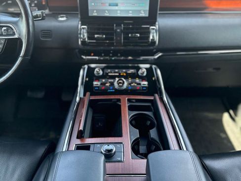 Used 2021 Lincoln Navigator L Reserve AWD/4WD image 19