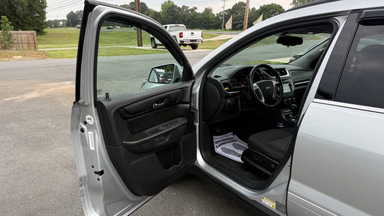 Used 2016 Chevrolet Traverse LT AWD/4WD image 10