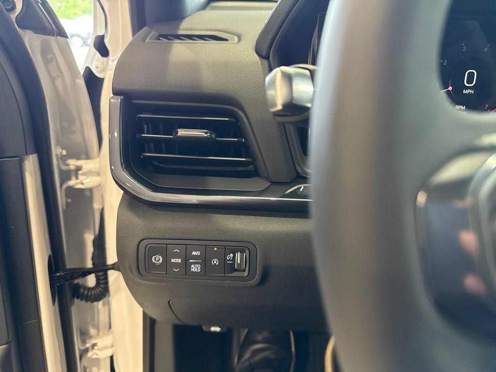 New 2027 GMC Terrain AT4 w/ Convenience Package III AWD/4WD image 35