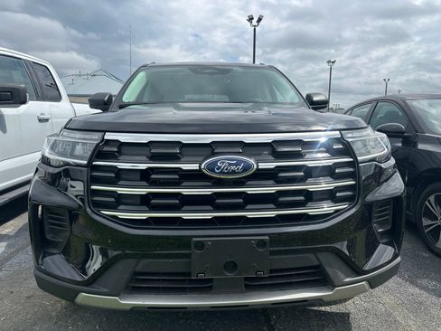 Used 2026 Ford Explorer Active RWD image 2
