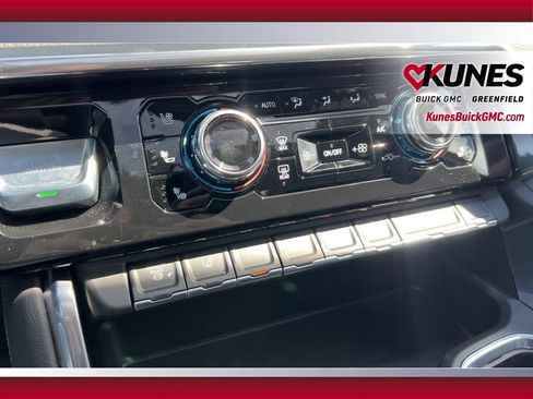 New 2026 GMC Sierra 2500 Denali w/ Denali Reserve Package AWD/4WD image 28