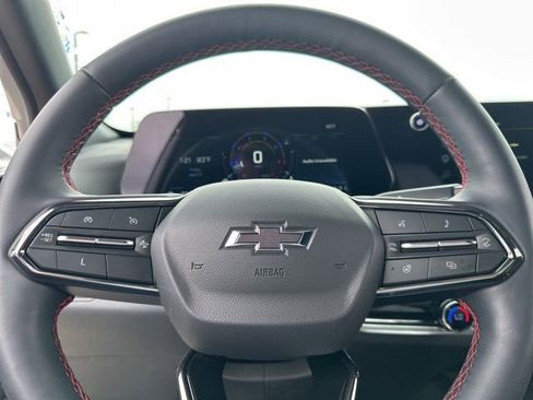 Used 2025 Chevrolet Equinox RS image 8