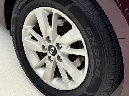 Used 2018 Kia Optima LX image 11