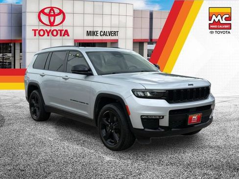 Used 2022 Jeep Grand Cherokee L Limited w/ Black Appearance Package RWD image 7