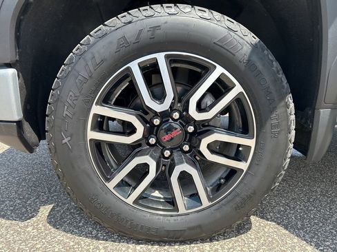 Used 2025 GMC Sierra 1500 AT4 w/ Technology Package AWD/4WD image 26