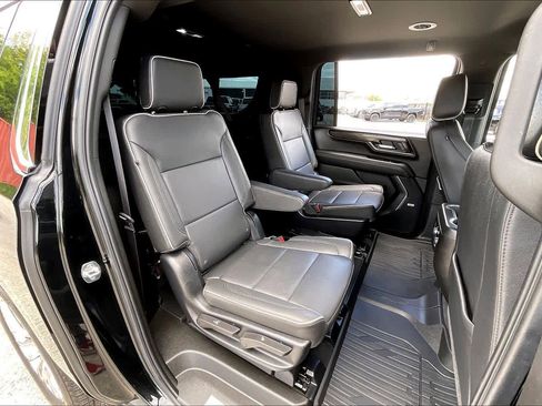 Used 2025 GMC Yukon XL Elevation w/ LPO, Yukon Black Package image 20