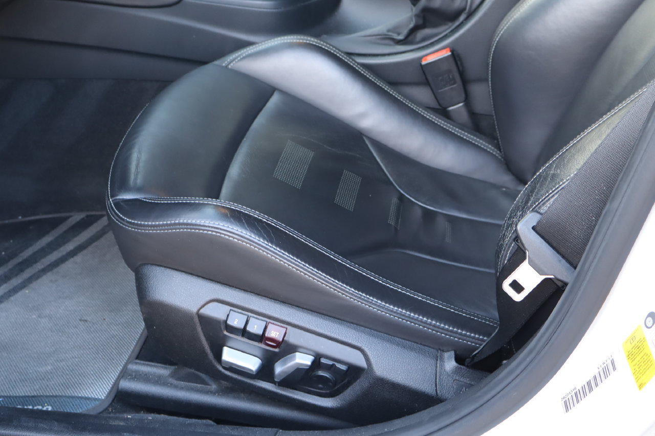 Used 2017 BMW M3 RWD image 13