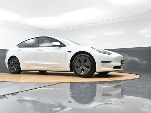 Used 2022 Tesla Model 3 Long Range AWD/4WD image 49