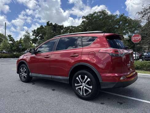Used 2017 Toyota RAV4 LE FWD image 26