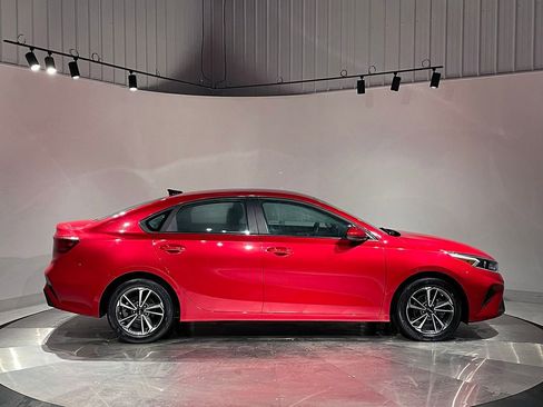 Used 2023 Kia Forte LXS image 10