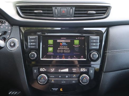 Used 2018 Nissan Rogue SL AWD/4WD image 34