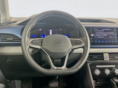 Used 2023 Volkswagen Taos SE FWD image 17