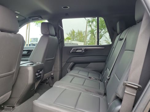 Used 2025 Chevrolet Tahoe LT AWD/4WD image 13