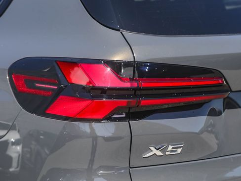 New 2026 BMW X5 xDrive50e w/ M Sport Package AWD/4WD image 7