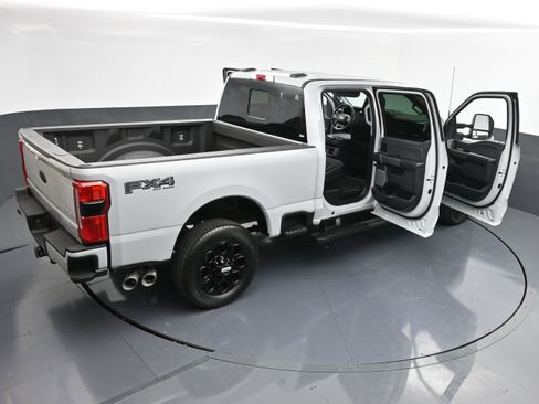 Used 2025 Ford F250 Lariat w/ Black Appearance Package image 43