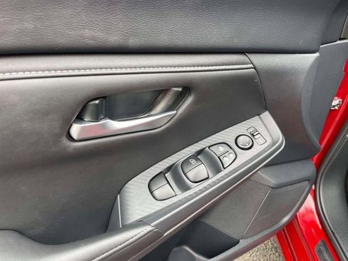 Certified 2025 Nissan Sentra SV w/ Trunk Package image 17