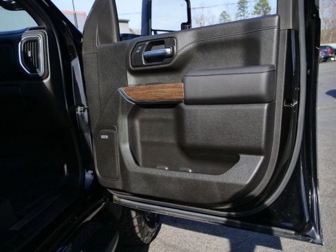 Used 2022 Chevrolet Silverado 2500 High Country w/ Z71 Off-Road Package image 44