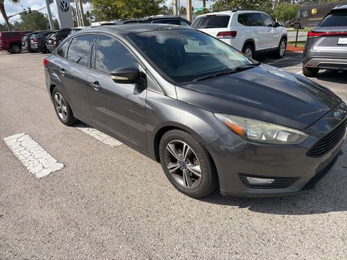 Used 2016 Ford Focus SE FWD image 28
