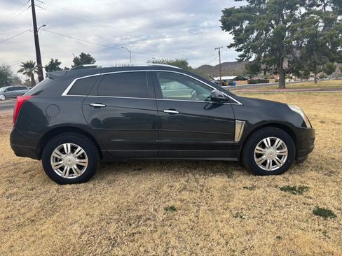 Used 2016 Cadillac SRX Luxury image 5