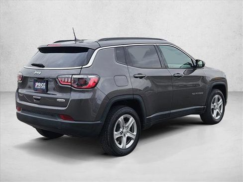 Used 2024 Jeep Compass Latitude AWD/4WD image 5