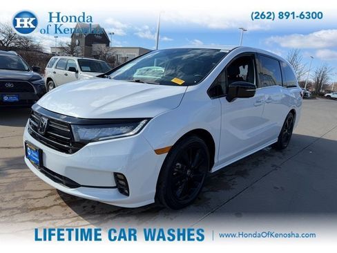 Certified 2024 Honda Odyssey Sport image 3