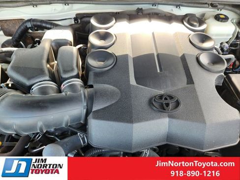 Used 2020 Toyota 4Runner Limited AWD/4WD image 31