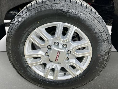 Certified 2022 GMC Sierra 3500 SLT w/ SLT Premium Package AWD/4WD image 37