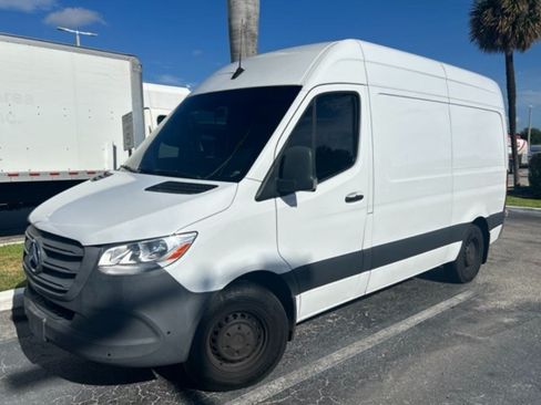 Used 2023 Mercedes-Benz Sprinter 2500 image 6
