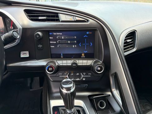 Used 2019 Chevrolet Corvette Stingray Coupe w/ 1LT RWD image 25