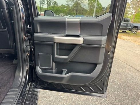 Used 2015 Ford F150 Lariat image 12