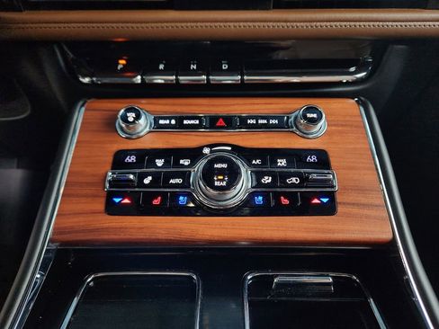Used 2020 Lincoln Aviator Reserve w/ Equipment Group 202A AWD/4WD image 15