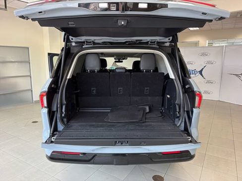 Used 2025 Lincoln Navigator Reserve AWD/4WD image 10