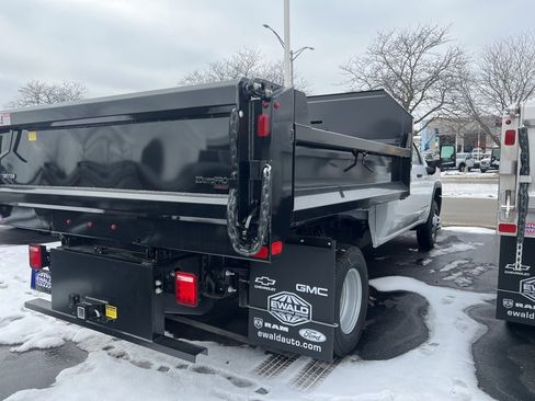 New 2025 GMC Sierra 3500 Pro w/ Convenience Package image 5