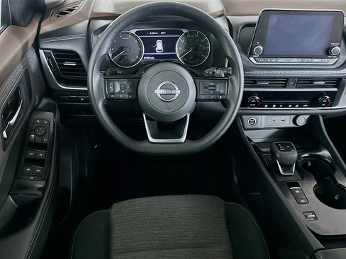 Used 2023 Nissan Rogue SV image 18