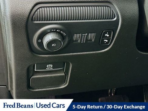 Used 2024 Jeep Wagoneer L Series II w/ Flexible Seating Group image 12