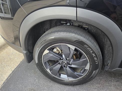 Used 2024 Nissan Rogue SV w/ SV Premium Package FWD image 12