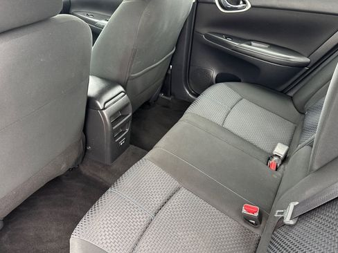 Used 2019 Nissan Sentra SR w/ Exterior Package image 11