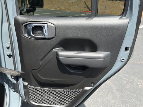 New 2026 Jeep Gladiator Sport AWD/4WD image 19