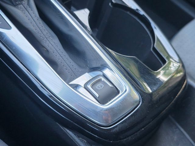 Used 2025 Chevrolet Trax LT FWD image 30