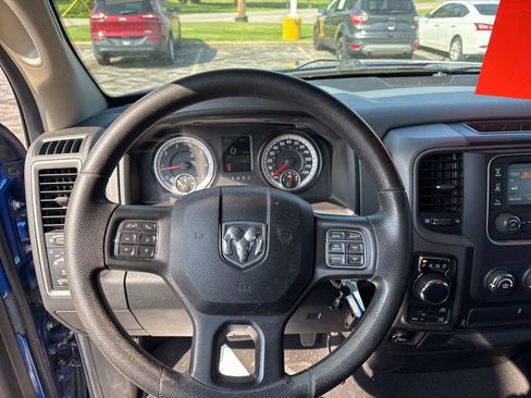Used 2017 RAM 1500 Express AWD/4WD image 23