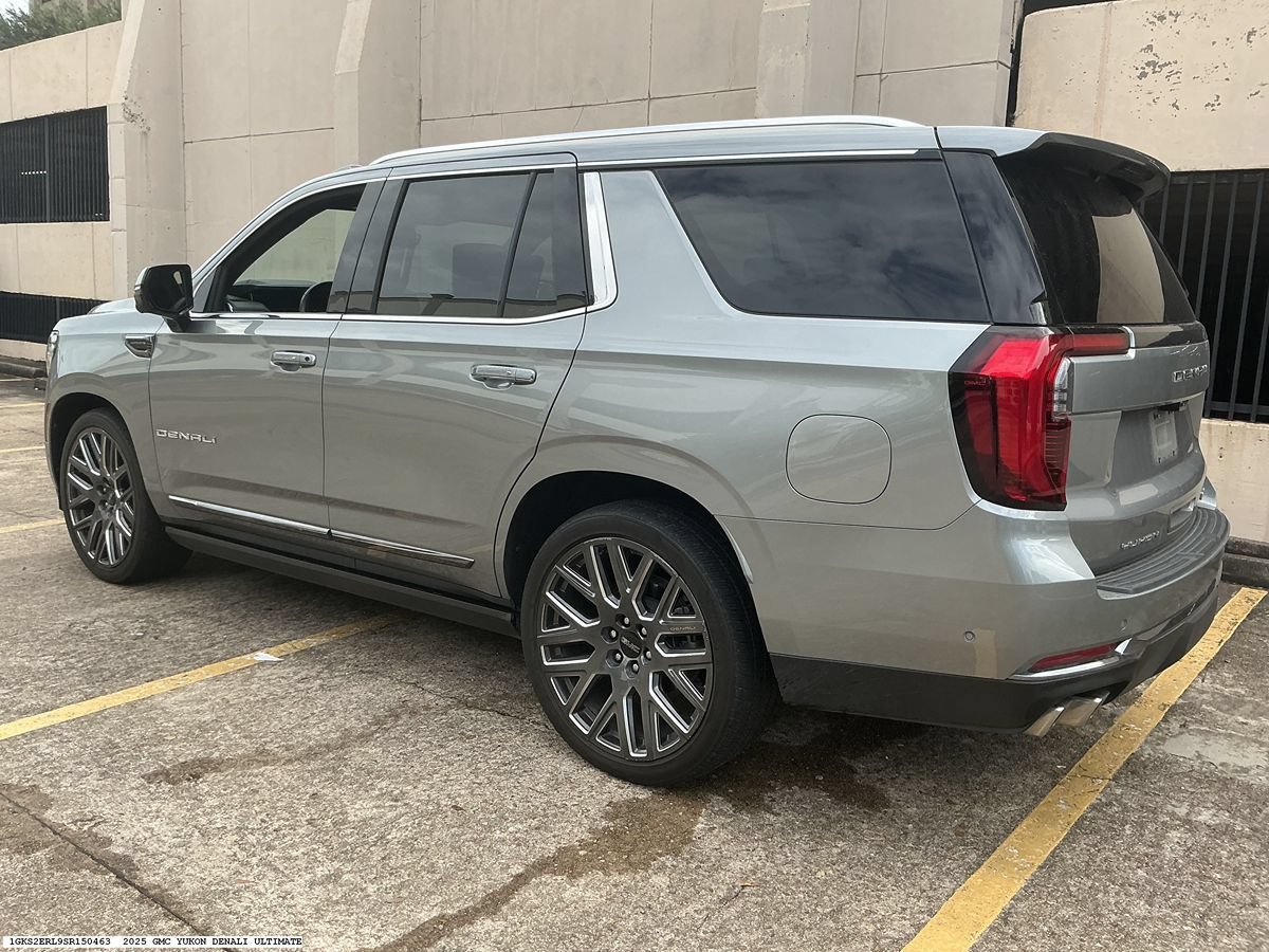Used 2025 GMC Yukon Denali Ultimate AWD/4WD image 5