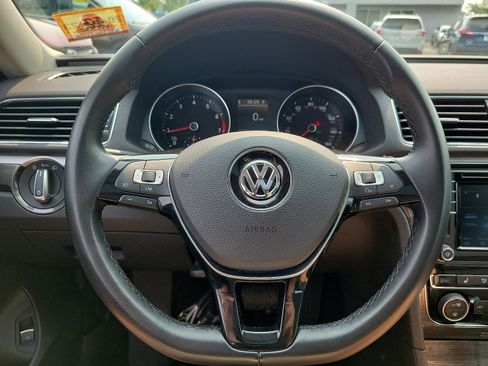 Used 2017 Volkswagen Passat 1.8T SE FWD image 17